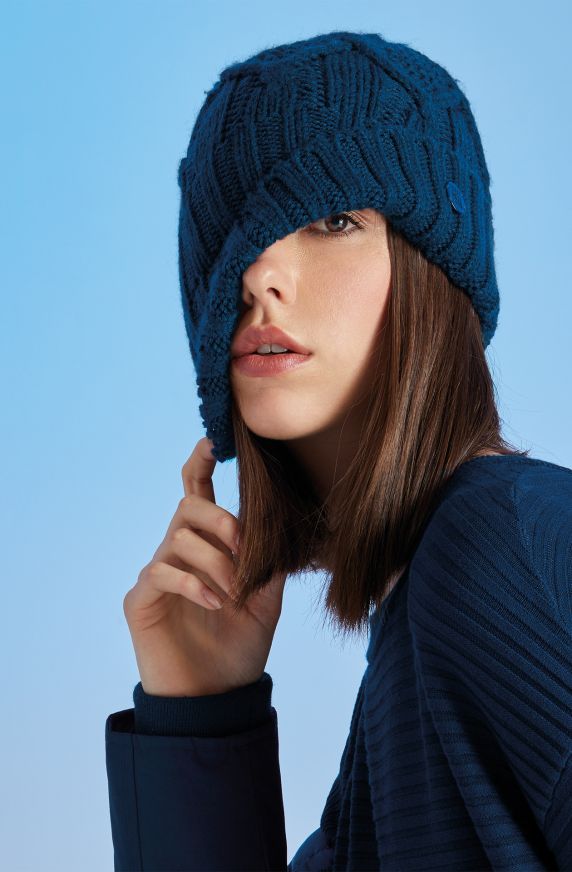 BERRETTO DONNA IN MAGLIA LAVORATA