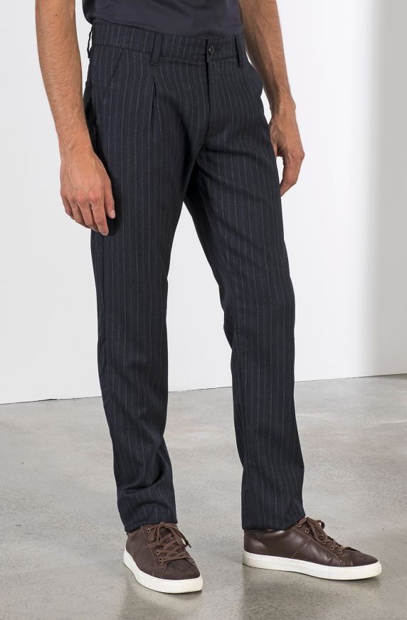 PANTALONI GESSATI CON PINCES