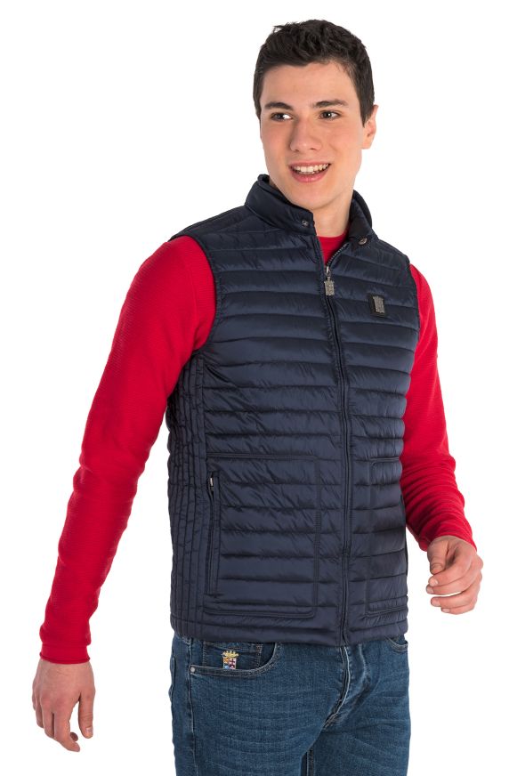 Sleeveless jacket