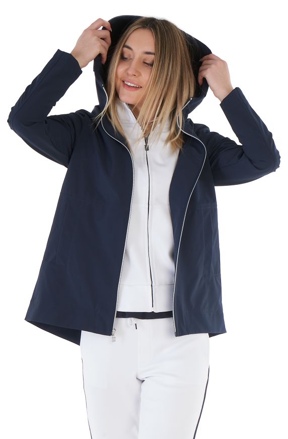 Chaqueta con capucha