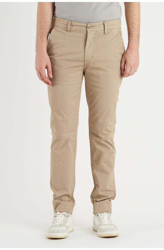 Pantaloni uomo modello chino slim fit