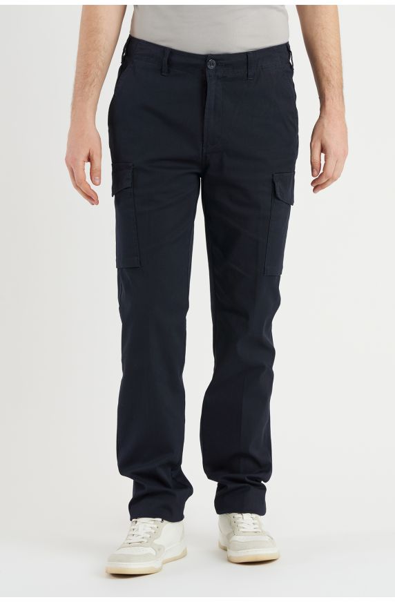 Pantaloni uomo modello cargo