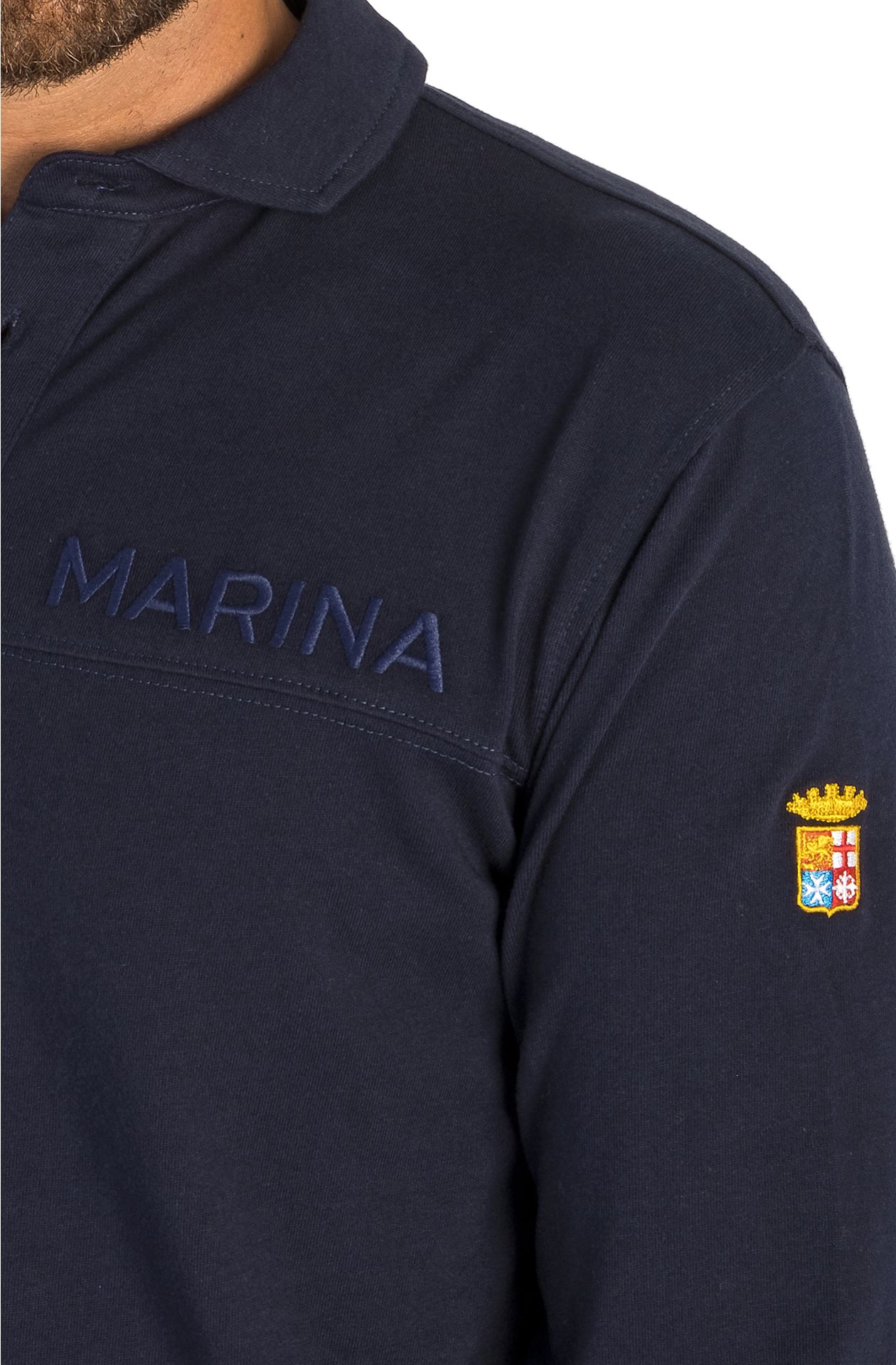 LANGES POLOSHIRT IM ÄRMELKANAL