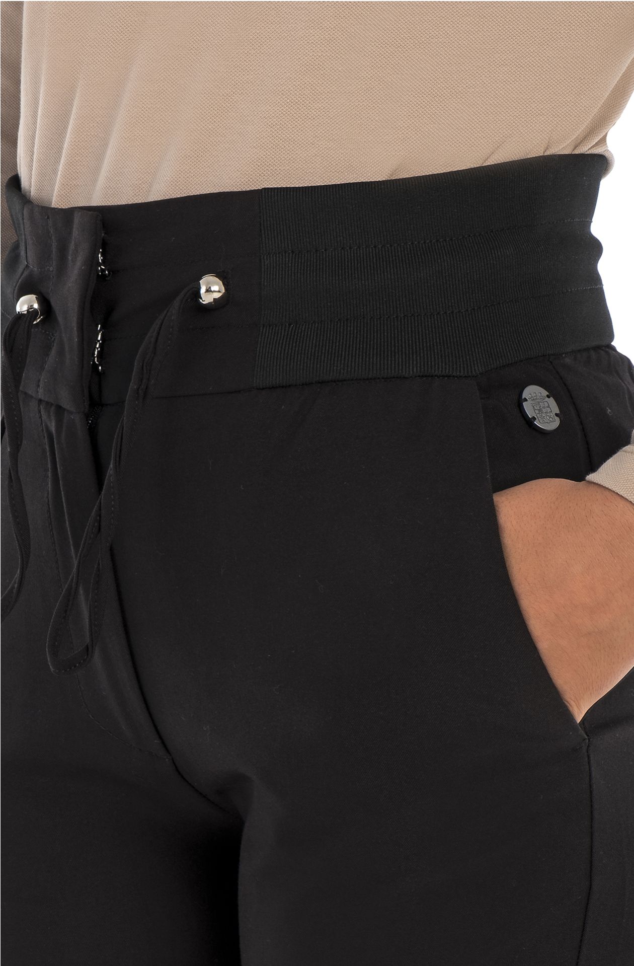 HOSE AUS VISKOSE MATERIAL