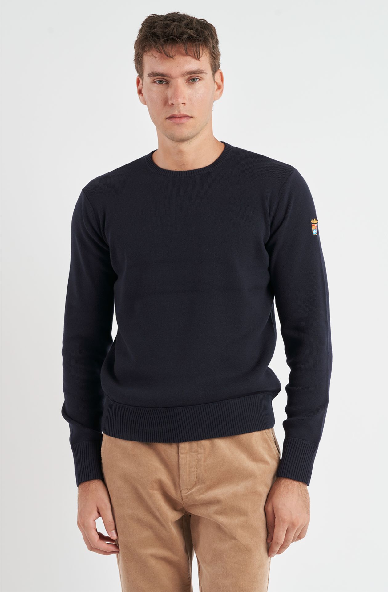 BASIC CREW NECK SWEATER
