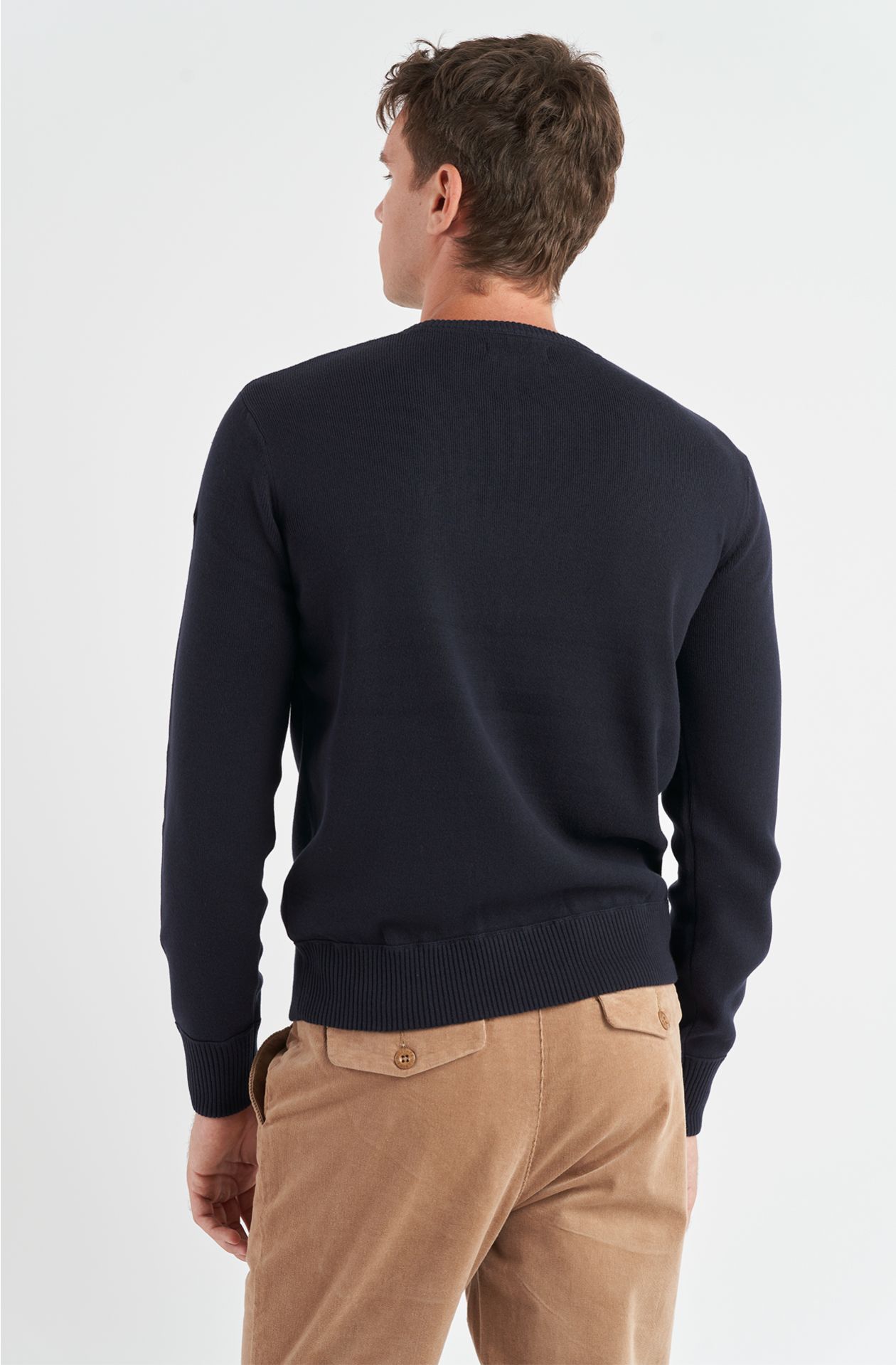 BASIC CREW NECK SWEATER