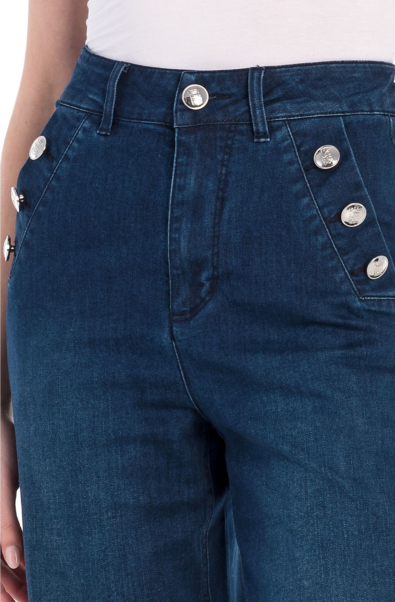 Jeans with metal buttons