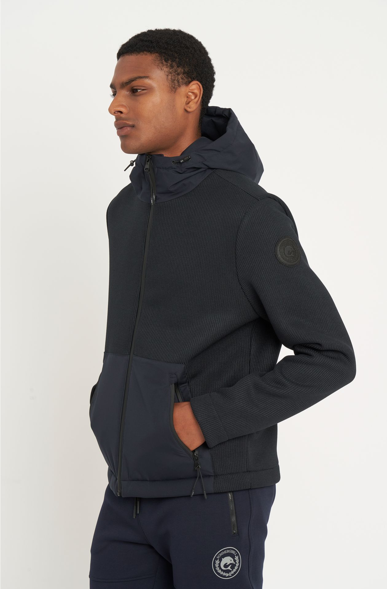 Veste à capuche matelassée