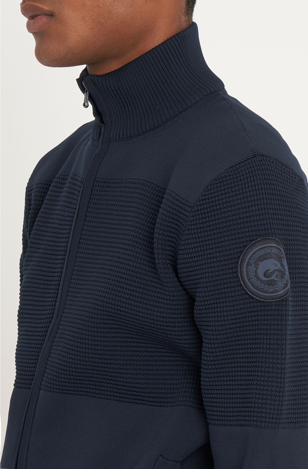 Sportshirt mit durchgehendem Reißverschluss