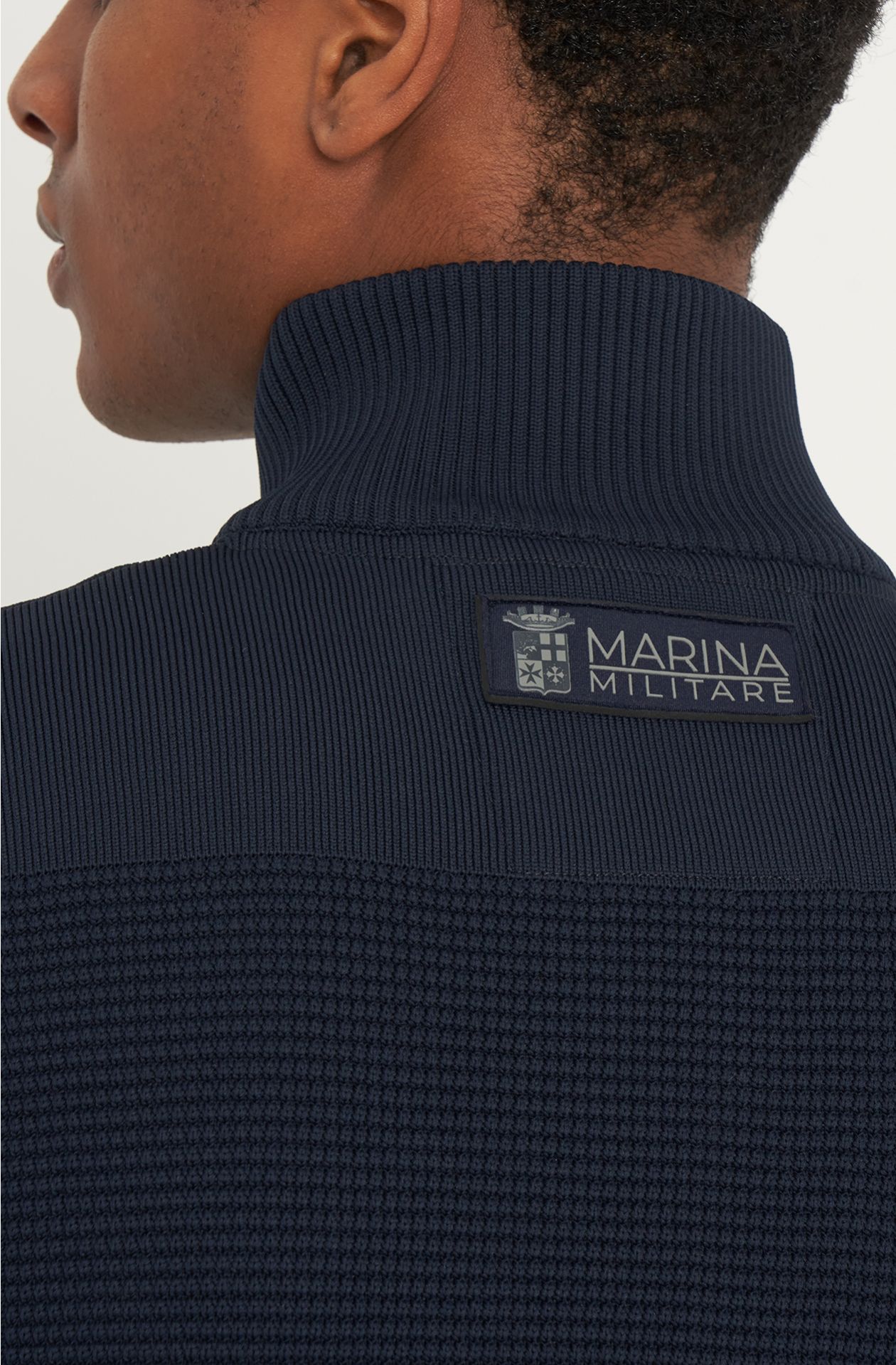 Sportshirt mit durchgehendem Reißverschluss