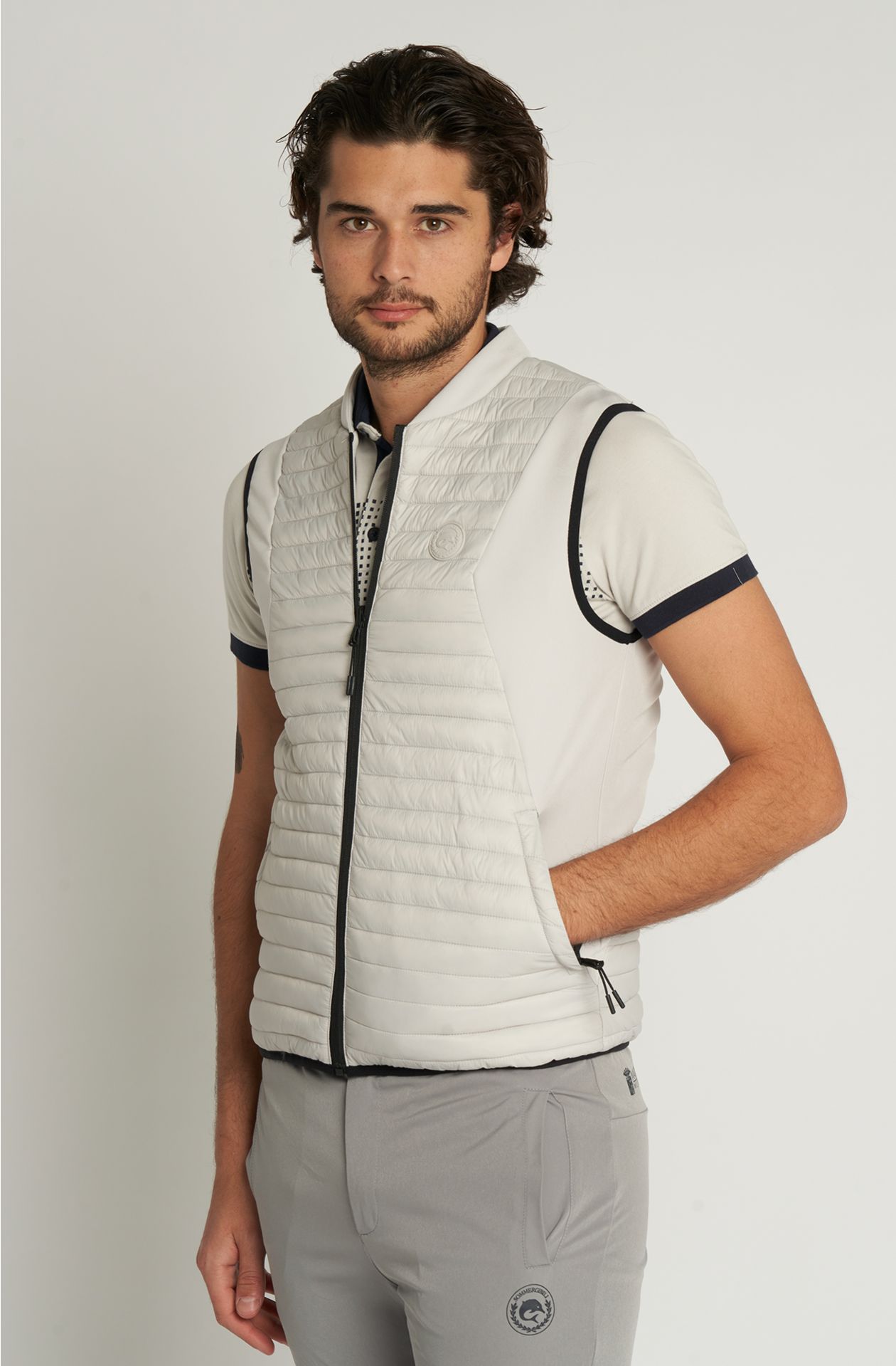 Reversible sleeveless