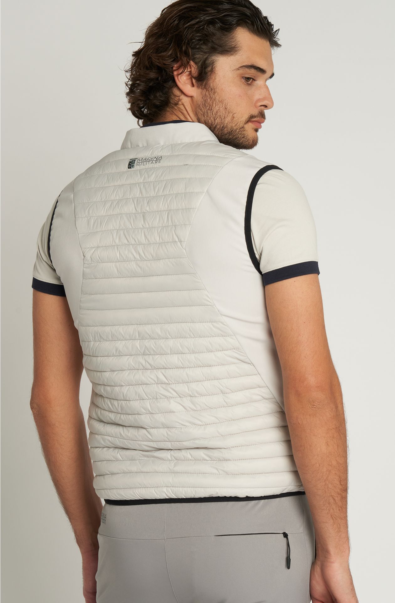 Reversible sleeveless