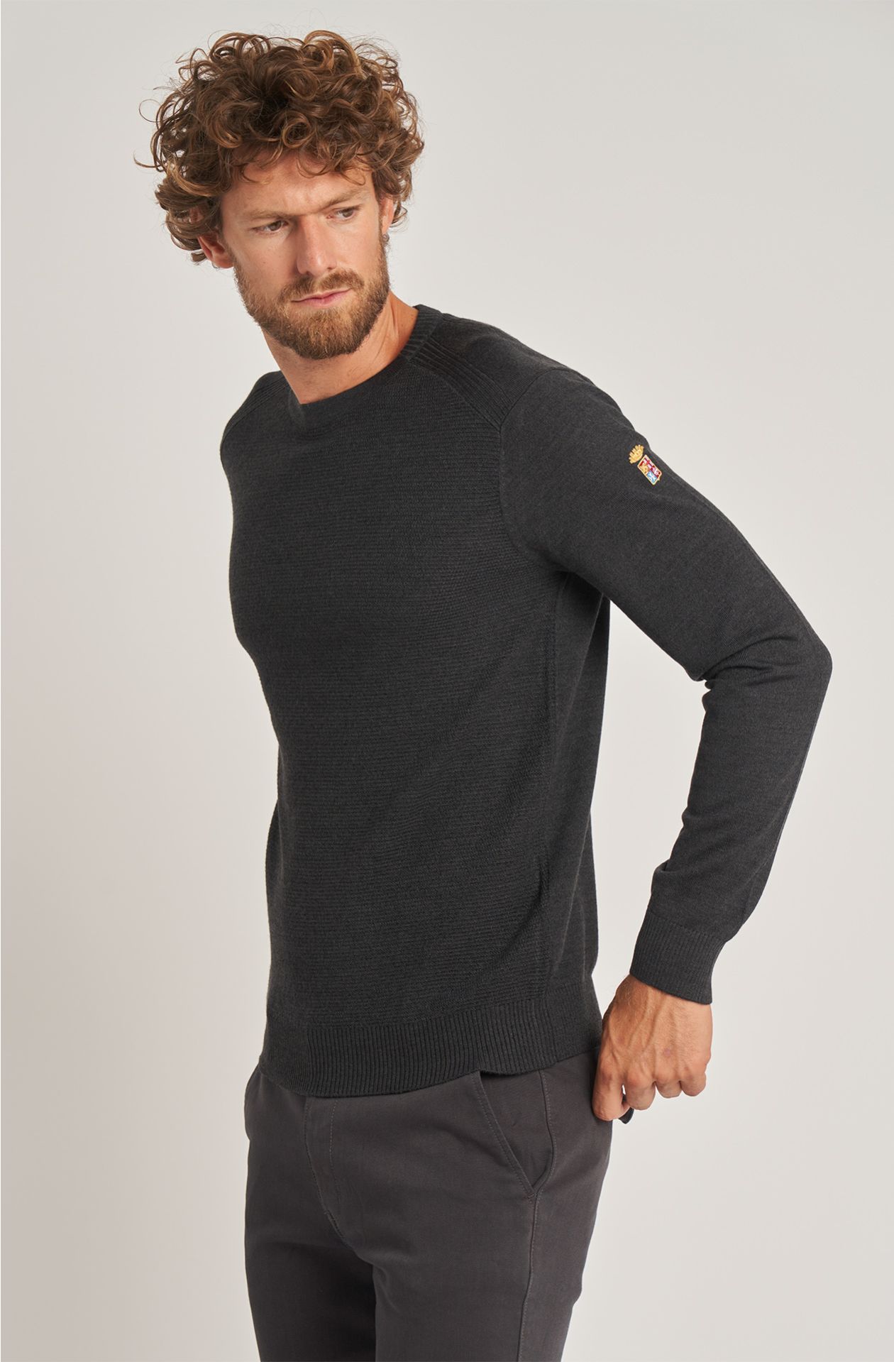 Classic men's crew-neck wool sweater
