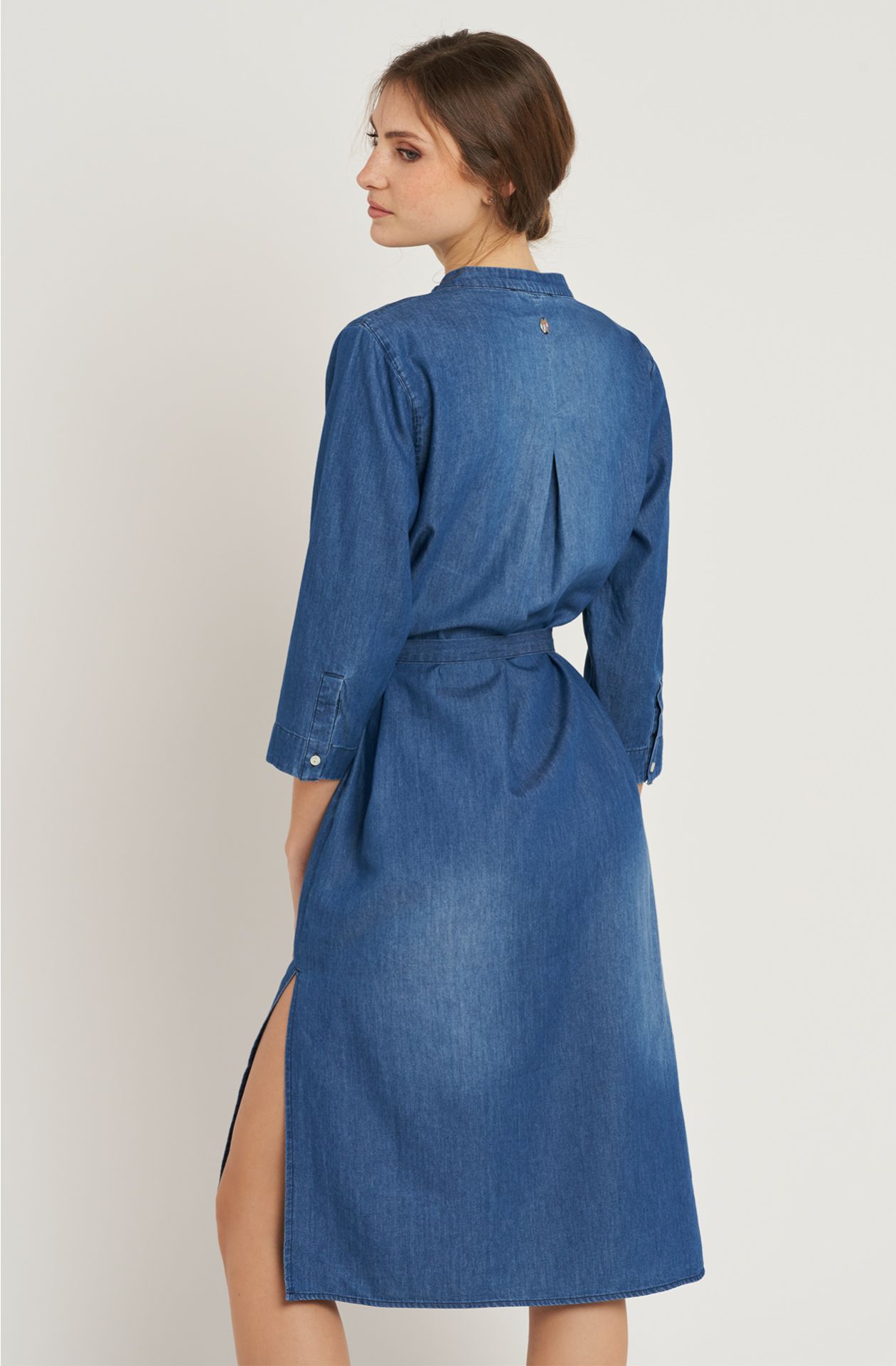 Vestito da donna in chambray leggero