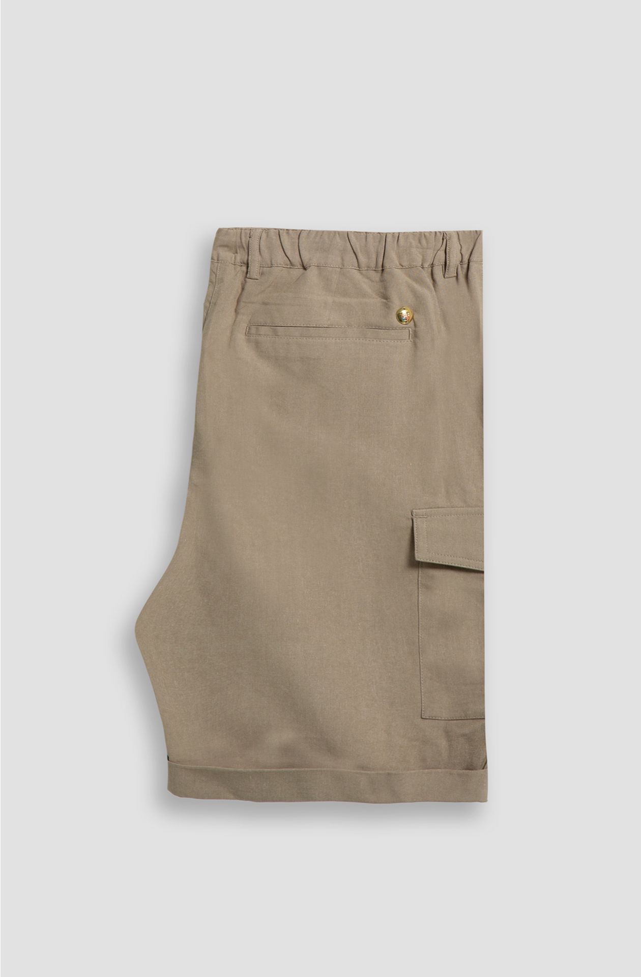 Bermuda da donna in lino modello cargo