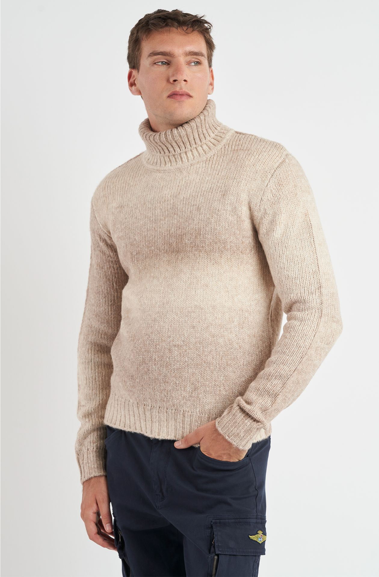 Maglione da uomo in lana collo alto