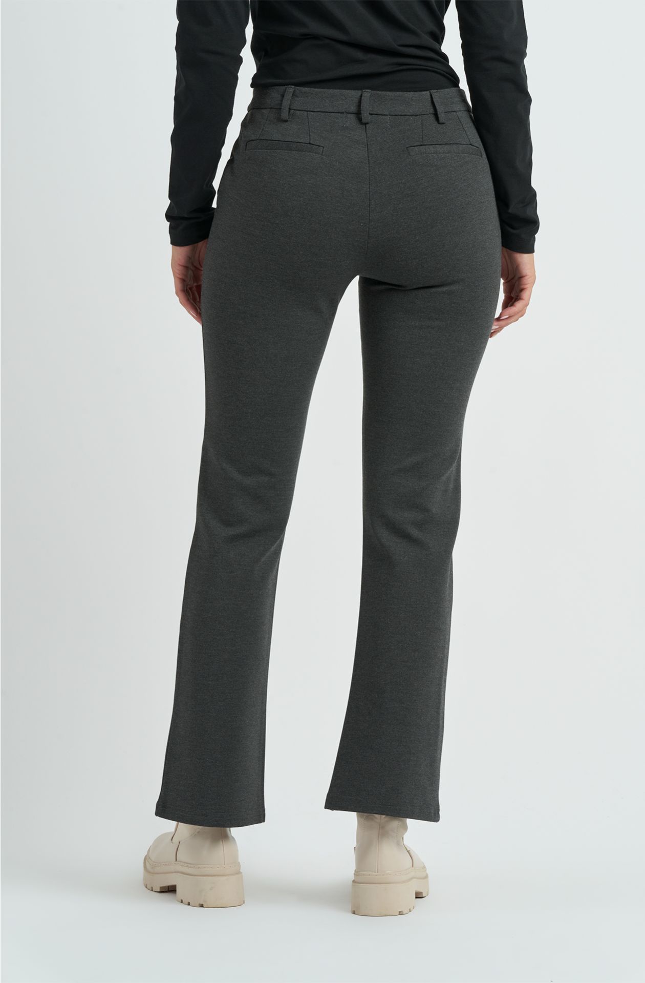 Pantalone da donna in tessuto elasticizzato