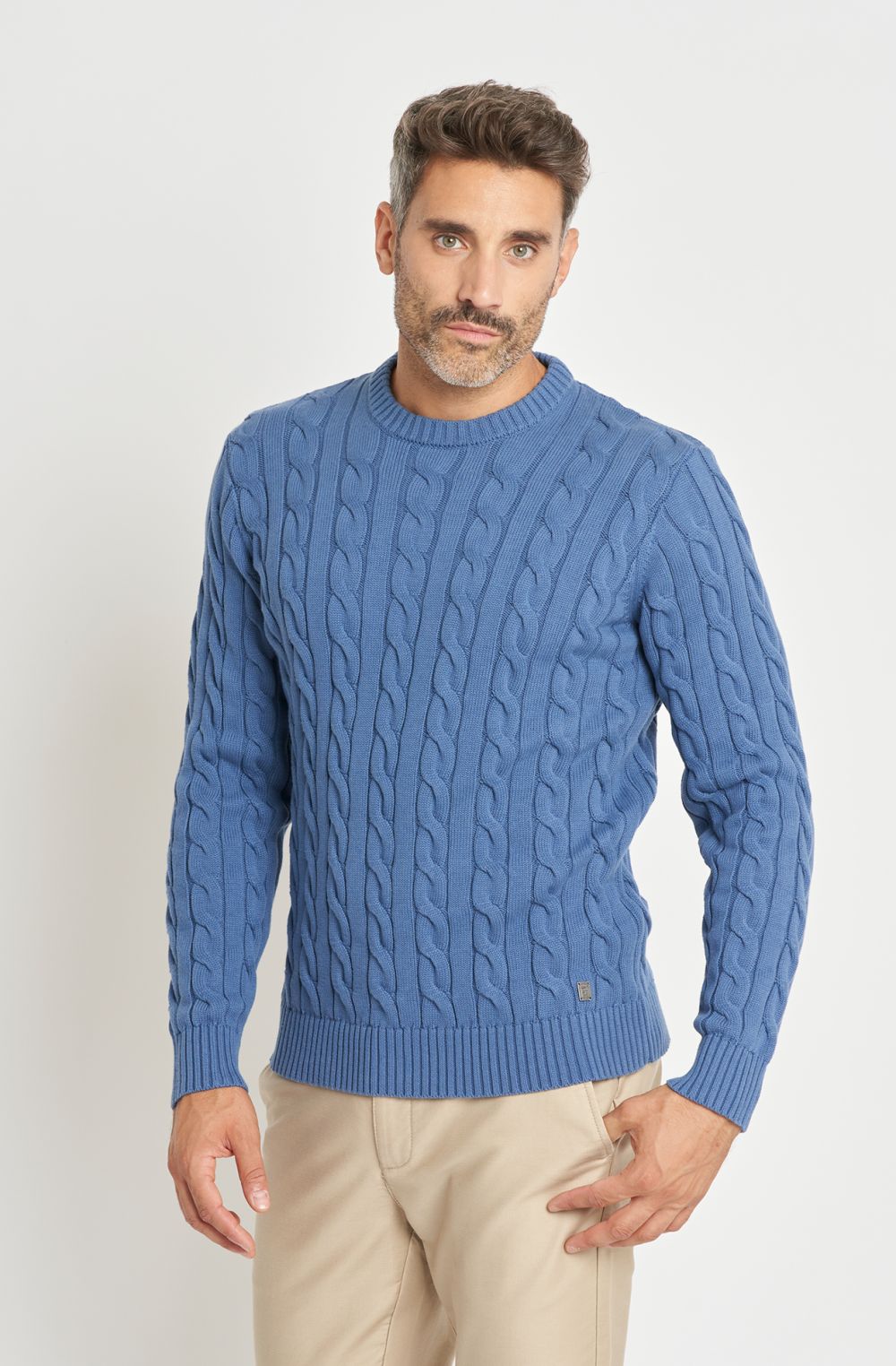 Maglia girocollo uomo con lavorazione a trecce