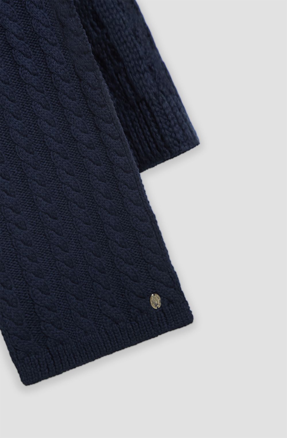 Women's braided-knit scarf