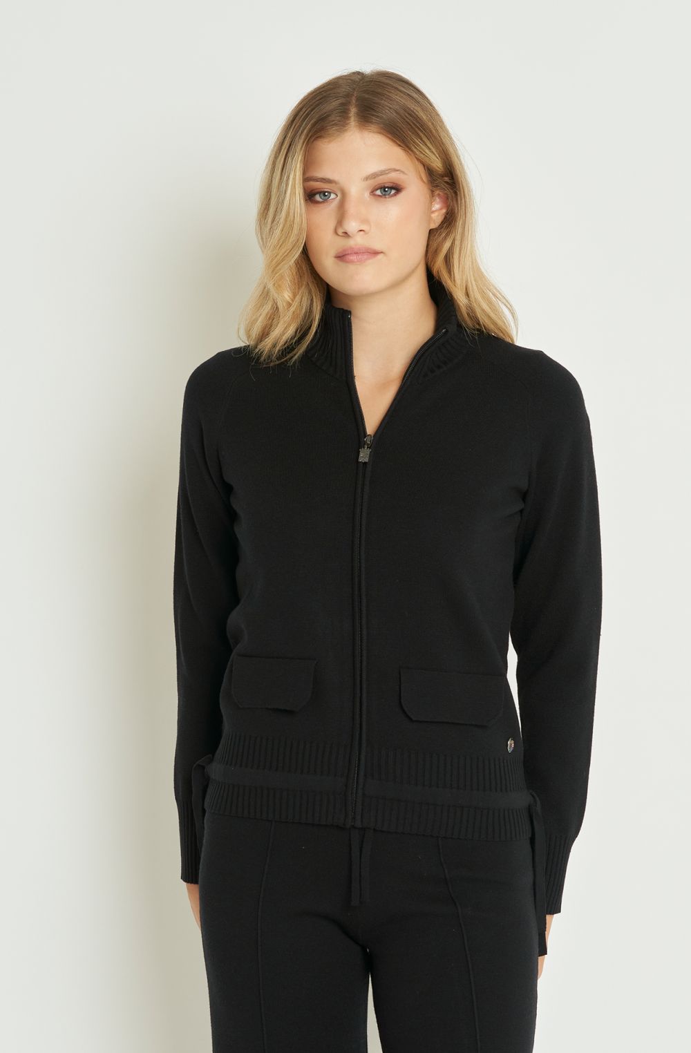 Women's full-zip sweater