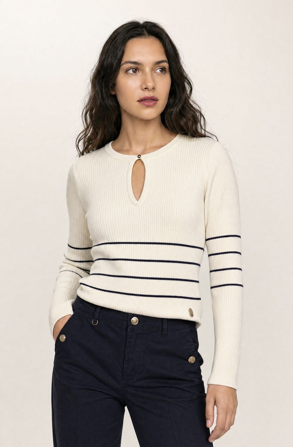Amerigo Vespucci women's V-neck sweater